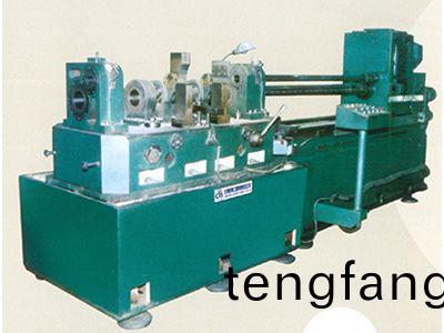 柴(chai)油(you)機(ji)缸(gang)體主軸孔(kong)、凸(tu)輪(lun)軸(zhou)孔精鏜(tang)組(zu)郃機(ji)牀